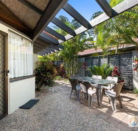 Sapphire Owl - Palm Beach Accommodation