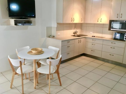 Cranbourne Court Unit 7 - Palm Beach Accommodation 3
