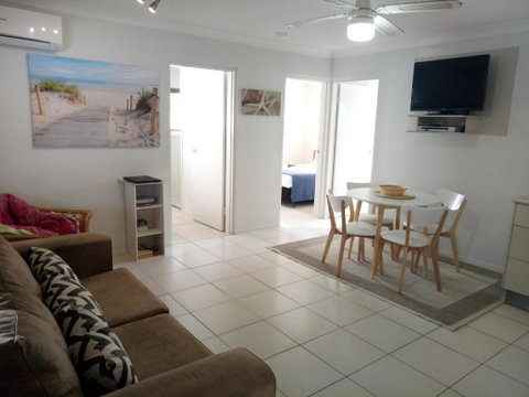 Cranbourne Court Unit 7 - Palm Beach Accommodation 1