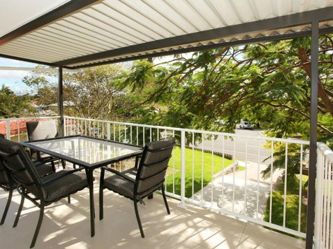 Oloway 40 2 BDRM Pet Friendly Budget Home - Palm Beach Accommodation 4