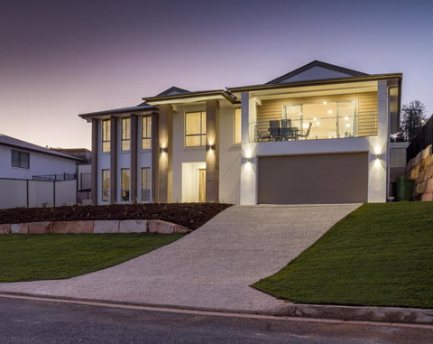 Brand New Executive Living - Palm Beach Accommodation 2