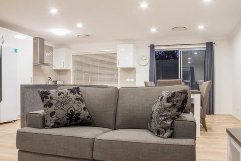 Brand New Executive Living - Palm Beach Accommodation 1