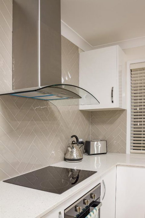 Brand New Executive Living - Palm Beach Accommodation 6