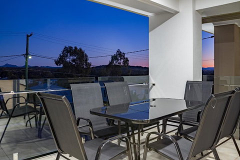 Brand New Executive Living - Palm Beach Accommodation 3