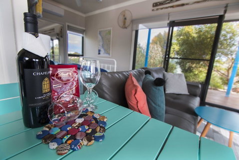 Coorong Cabins - Wren Cabin - Palm Beach Accommodation 2