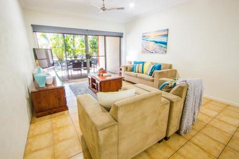 Auski Hideaway - Palm Beach Accommodation 4