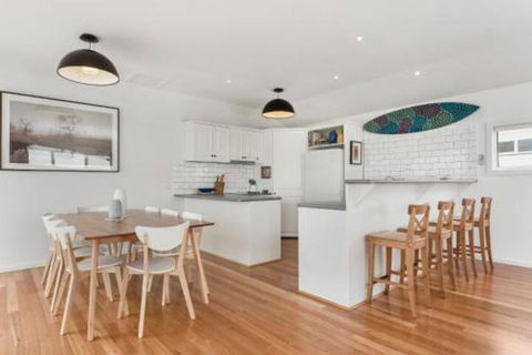 Art House - Palm Beach Accommodation 5