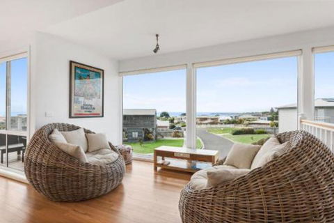 Art House - Palm Beach Accommodation 4