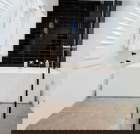 Bespoke On Main - Palm Beach Accommodation