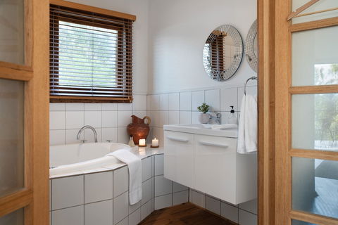 Gables Bend On High - Palm Beach Accommodation 4