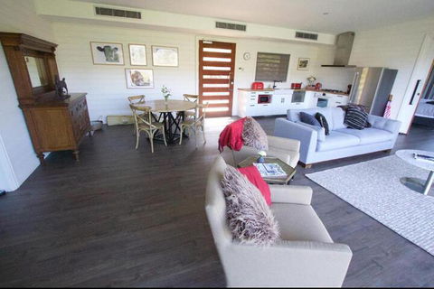 Amaroo Valley Springs - Palm Beach Accommodation 4