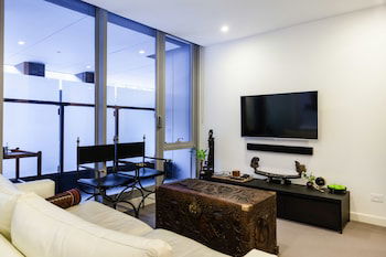 MATILDA, 1BDR South Yarra Apartment - Palm Beach Accommodation 0
