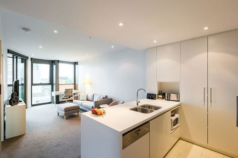 MILA, 1BDR Cremorne Apartment - Palm Beach Accommodation 4