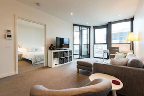 MILA, 1BDR Cremorne Apartment - Palm Beach Accommodation 0