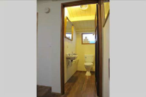 MONIKA, 1BDR Collingwood Apartment - Palm Beach Accommodation 7