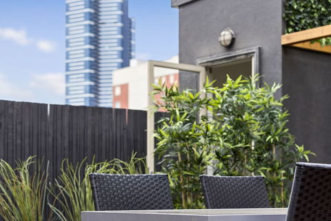 AERIN, 2BDR Melbourne Apartment - Palm Beach Accommodation 3