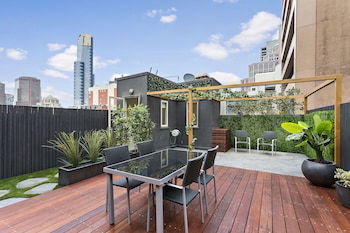 AERIN, 2BDR Melbourne Apartment - Palm Beach Accommodation 4