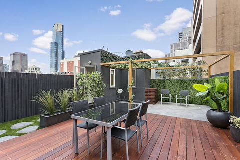 AERIN, 2BDR Melbourne Apartment - Palm Beach Accommodation 5