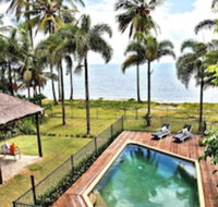 Absolute BeachFront Bliss  Newell Beach - Palm Beach Accommodation