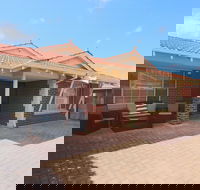 Mindarie Villa - Palm Beach Accommodation