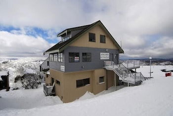 Alpine Haven 5 - Palm Beach Accommodation 0