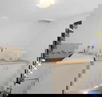 Jetty Escape - Palm Beach Accommodation