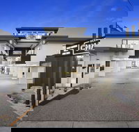 Ocean Grove Chalet - Palm Beach Accommodation