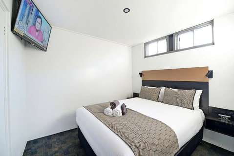 CBD Motor Inn - Palm Beach Accommodation 6
