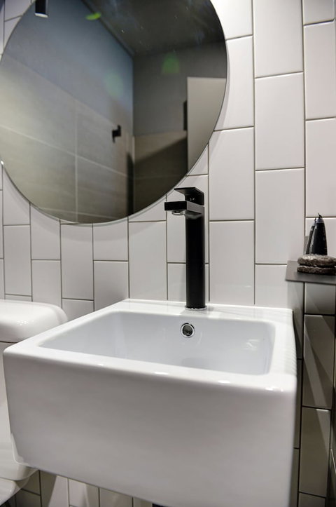 CBD Motor Inn - Palm Beach Accommodation 5