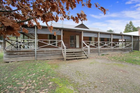 Stoney Creek - On Morses Creek Road - Palm Beach Accommodation 0