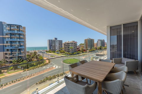 Astina Suites Forster - Palm Beach Accommodation 1