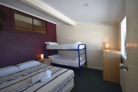 Alpine Heights 9 - Palm Beach Accommodation 2