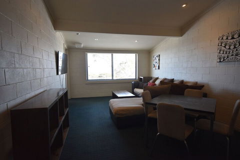 Alpine Heights 9 - Palm Beach Accommodation 3