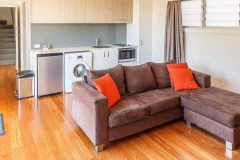 Two Islands At The Jetty - Palm Beach Accommodation 0