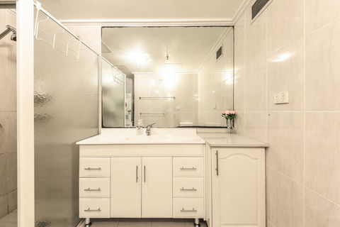 Amazing Location Cozy Stay With Parking - Palm Beach Accommodation 5