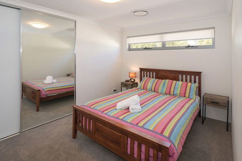 Gale House - Palm Beach Accommodation 2