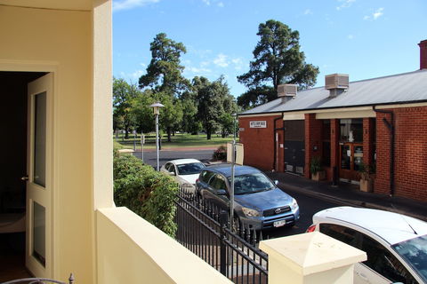 Adelaide Central Apartment - 3BR, 2Bath & Carpark - Palm Beach Accommodation 6