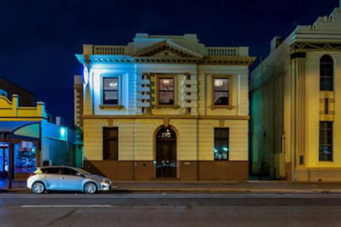 BANK192 - Palm Beach Accommodation 0