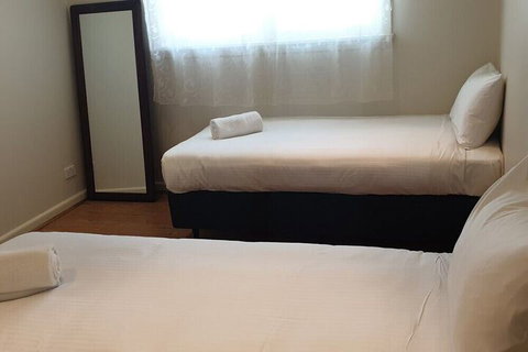 The Bay Apartment - Palm Beach Accommodation 3