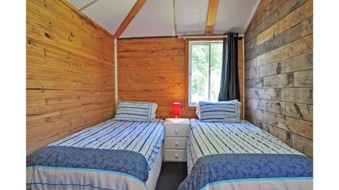 MY Fair Lady External Bathroom PET Friendly - Palm Beach Accommodation 6