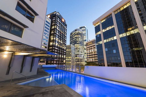 CBD African Charm, Story Bridge & River Views - Palm Beach Accommodation 1