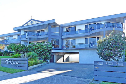 QUAYS 6 - Palm Beach Accommodation 5