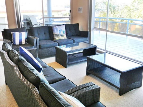 QUAYS 6 - Palm Beach Accommodation 6