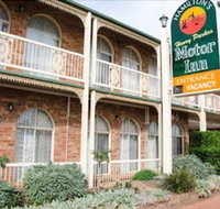Hamilton's Henry Parkes Motor Inn Parkes - Palm Beach Accommodation