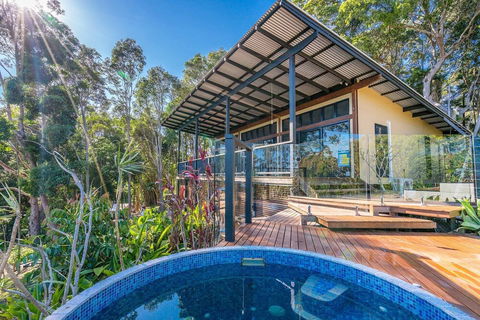 A PERFECT STAY - Ourmuli Cabin - Palm Beach Accommodation 4