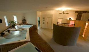 Aquador Retreat - Palm Beach Accommodation 5