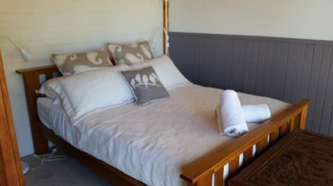 Alps Lodge - Palm Beach Accommodation 3