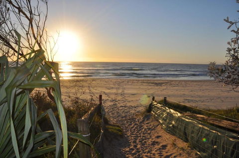 A SWEET ESCAPE Alkira - Palm Beach Accommodation 2