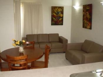 Bargara Shoreline Serviced Apartments - Palm Beach Accommodation 2