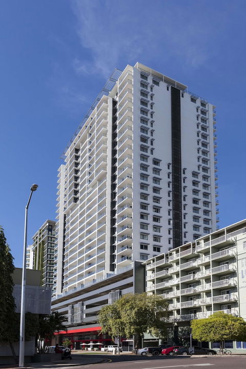 Oaks Darwin Elan Hotel - Palm Beach Accommodation 4